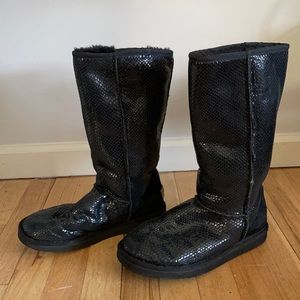 Ugg’s - Women’s - 8